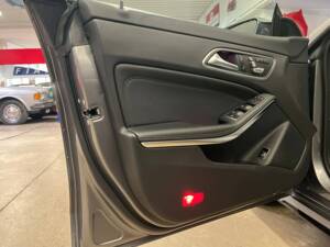 Bild 5/16 von Mercedes-AMG CLA 45 Shooting Brake (2019)