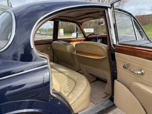 Image 10/25 of Jaguar Mk II 3.4 (1960)