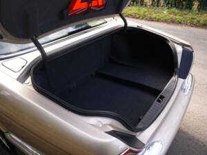 Image 19/19 of Jaguar XJ 8 Sovereign (1999)