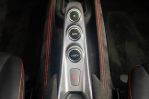 Bild 33/43 von Ferrari F8 Spider (2020)