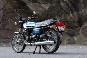 Image 2/33 of Yamaha RD 250 (1976)