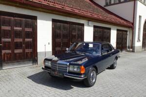 Image 1/57 of Mercedes-Benz 230 CE (1980)