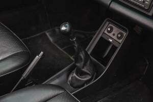 Image 27/50 de Porsche 911 Carrera 3.2 (1989)