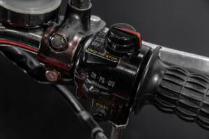 Image 33/40 of Kawasaki Z 400 (1976)