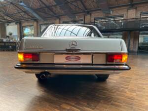 Image 11/41 de Mercedes-Benz 250 C (1970)