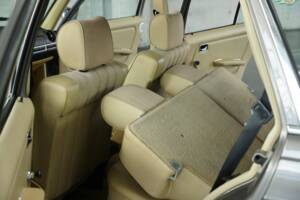 Image 35/49 of Mercedes-Benz 230 TE (1981)