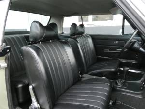 Image 14/28 de Mercedes-Benz 280 CE (1973)