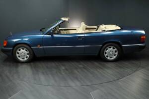 Bild 3/30 von Mercedes-Benz 300 CE-24 (1993)