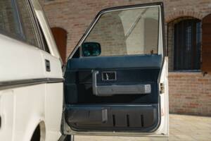 Immagine 12/43 di Volvo 240 GLE Injection (1989)