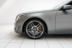 Bild 4/19 von Mercedes-Benz E 63 AMG (2009)