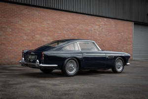 Image 4/72 de Aston Martin DB 4 (1962)