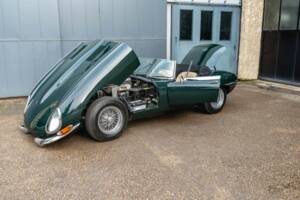 Image 19/48 de Jaguar Type E 4.2 (1965)