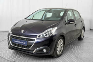 Bild 17/50 von Peugeot 208 1.2 PureTech 82 (2019)