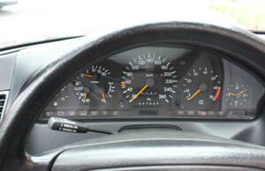 Afbeelding 16/24 van Mercedes-Benz 500 SL (1991)