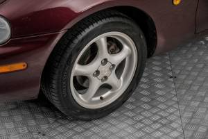 Immagine 27/50 di Mazda MX-5 1.6 (2000)