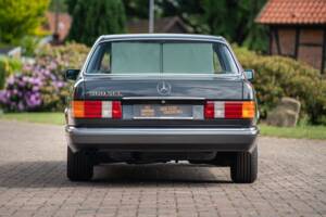 Image 16/91 of Mercedes-Benz 560 SEL (1990)