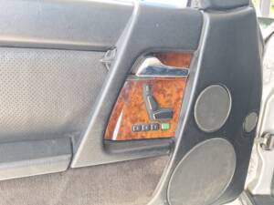 Bild 18/26 von Mercedes-Benz 500 SL (1990)