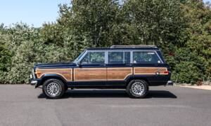 Bild 2/44 von Jeep Grand Wagoneer (1988)