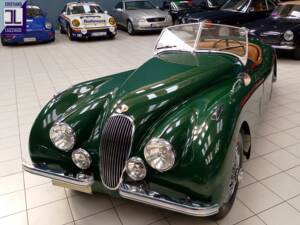 Image 18/57 of Jaguar XK 120 SE OTS (1953)