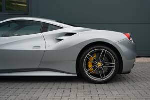 Image 10/50 of Ferrari 488 GTB (2017)