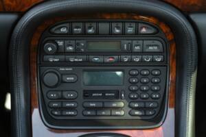Image 50/50 de Jaguar XJ 8 Executive (1997)