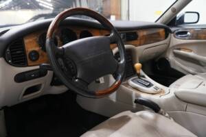 Bild 2/8 von Jaguar XJR 4.0 (2000)