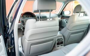 Image 27/55 of BMW 740i (1997)