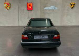 Image 6/14 of Mercedes-Benz 500 E (1993)
