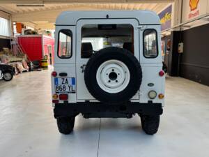 Bild 8/61 von Land Rover Defender 90 Td5 (2000)
