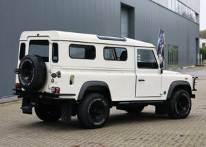 Image 2/16 of Land Rover 110 (1989)