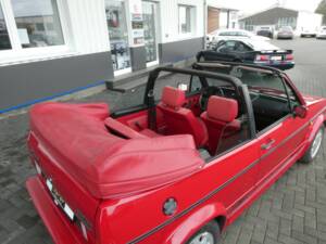 Bild 17/23 von Volkswagen Golf I Cabrio 1.8 (1990)