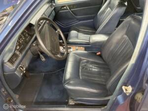 Bild 31/50 von Mercedes-Benz 300 E (1986)