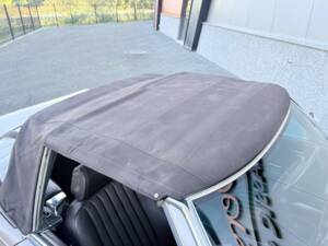 Image 20/50 of Mercedes-Benz 560 SL (1987)