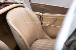 Image 23/32 de Jaguar XK 140 OTS (1955)