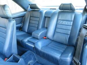 Imagen 8/19 de Mercedes-Benz 380 SEC (1982)