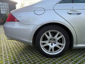 Bild 10/51 von Mercedes-Benz CLS 350 (2005)