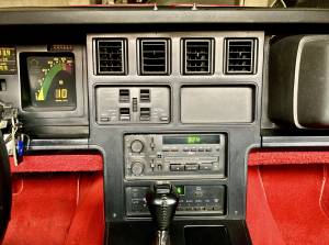 Bild 29/32 von Chevrolet Corvette Convertible (1988)