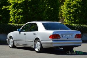 Image 3/50 de Mercedes-Benz E 50 AMG (1996)