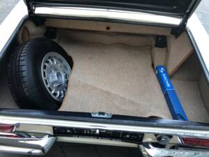 Image 13/43 of Mercedes-Benz 230 SL (1967)