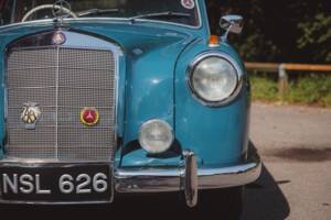 Image 17/50 of Mercedes-Benz 220 a (1956)
