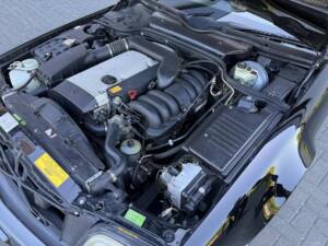 Image 33/46 of Mercedes-Benz SL 320 (1995)