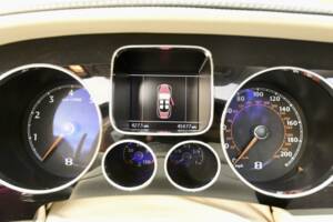 Image 34/50 of Bentley Continental GTC (2011)