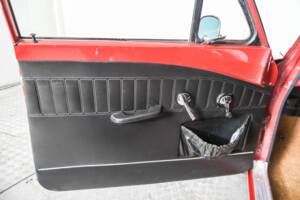 Image 32/50 of Volvo P 123 GT (1968)