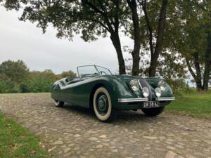 Immagine 2/30 di Jaguar XK 120 OTS (1950)