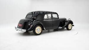 Afbeelding 2/15 van Citroën Traction Avant 15/6 (1954)