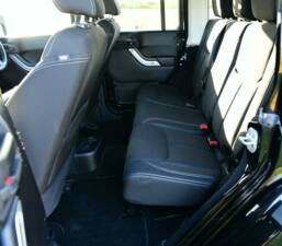 Image 17/50 de Jeep Wrangler Sahara 4.0L (2014)