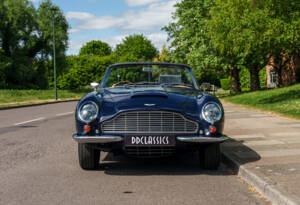 Image 5/28 of Aston Martin DB 6 Mk II Volante (1970)