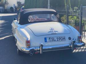 Image 2/7 of Mercedes-Benz 190 SL (1961)