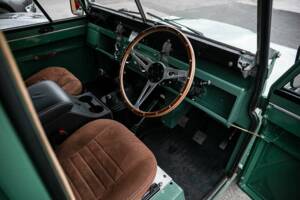 Image 2/41 of Land Rover 90 (1988)