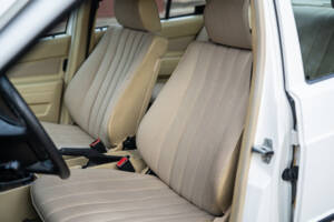 Imagen 22/42 de Mercedes-Benz 190 E (1984)